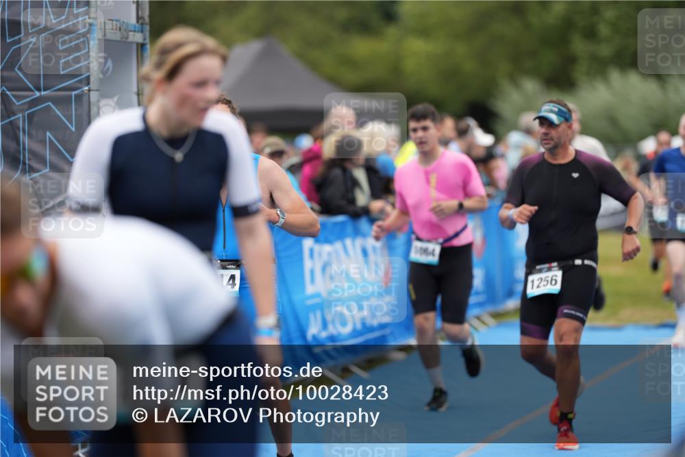 30.08.2026 - Elbe Triathlon Hamburg LAZAROV Photography http://msf.ph/oto/10028423 30.08.2026 11:39:18 Ziel 709, 877, 1064, 1123, 1125, 1205, 1214, 1256 meine-sportfotos.de
