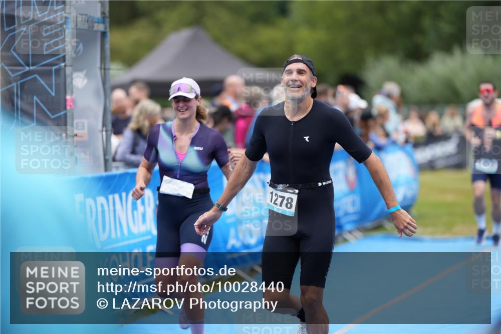 30.08.2026 - Elbe Triathlon Hamburg LAZAROV Photography http://msf.ph/oto/10028440 30.08.2026 11:41:24 Ziel 806, 1202, 1278 meine-sportfotos.de