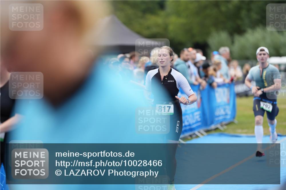 30.08.2026 - Elbe Triathlon Hamburg LAZAROV Photography http://msf.ph/oto/10028466 30.08.2026 11:42:21 Ziel 792, 817, 864 meine-sportfotos.de