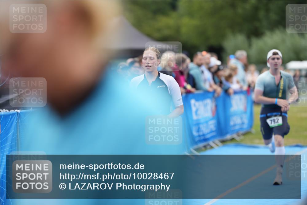 30.08.2026 - Elbe Triathlon Hamburg LAZAROV Photography http://msf.ph/oto/10028467 30.08.2026 11:42:21 Ziel 792, 817, 864 meine-sportfotos.de