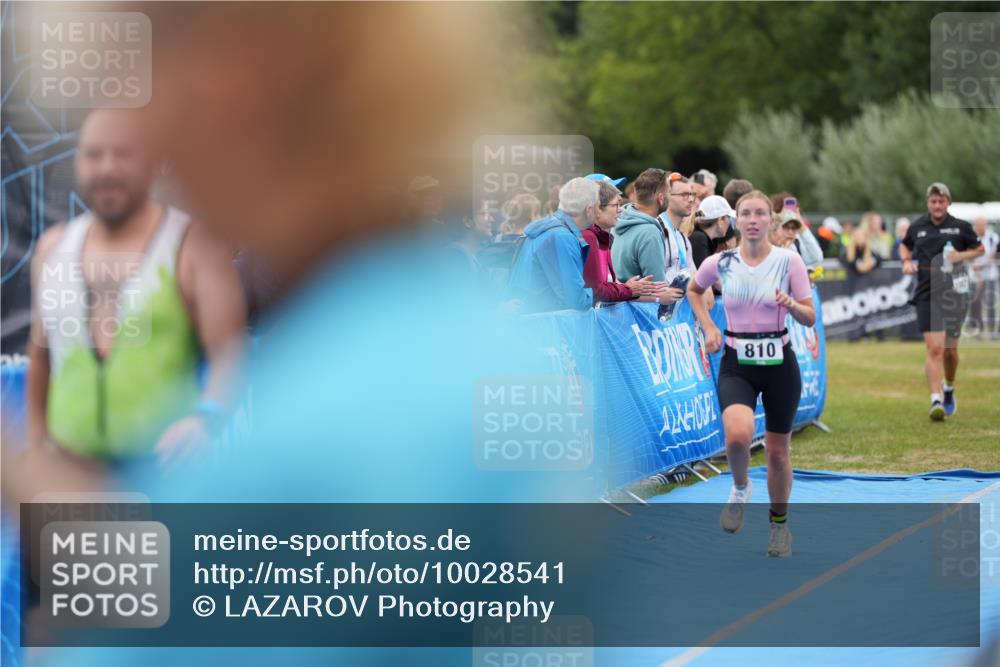 30.08.2026 - Elbe Triathlon Hamburg LAZAROV Photography http://msf.ph/oto/10028541 30.08.2026 11:44:49 Ziel 810, 1082, 1258, 1326 meine-sportfotos.de