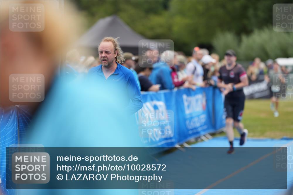 30.08.2026 - Elbe Triathlon Hamburg LAZAROV Photography http://msf.ph/oto/10028572 30.08.2026 11:47:09 Ziel 1294, 1311, 1379 meine-sportfotos.de