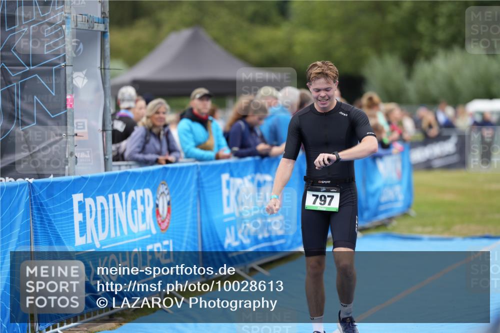 30.08.2026 - Elbe Triathlon Hamburg LAZAROV Photography http://msf.ph/oto/10028613 30.08.2026 11:49:01 Ziel 797 meine-sportfotos.de