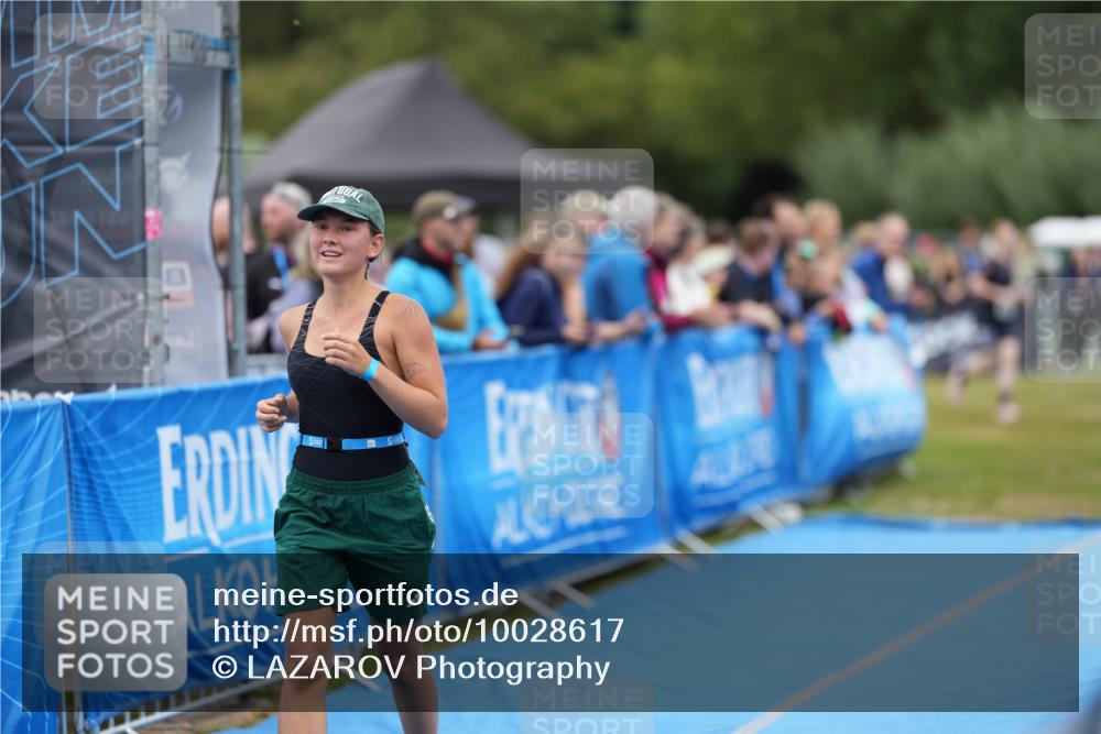 30.08.2026 - Elbe Triathlon Hamburg LAZAROV Photography http://msf.ph/oto/10028617 30.08.2026 11:49:18 Ziel 818 meine-sportfotos.de
