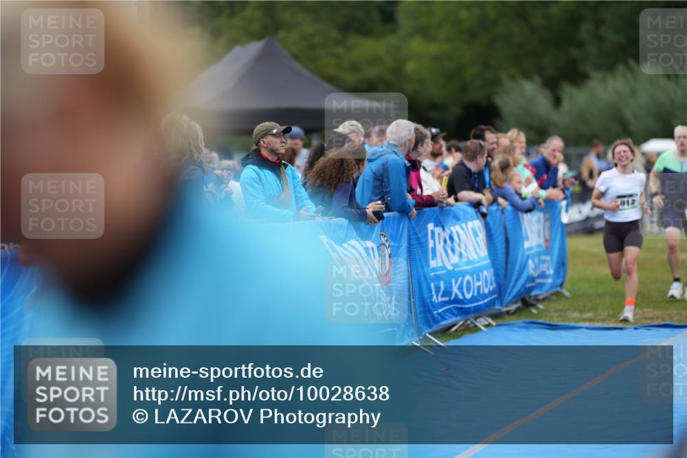 30.08.2026 - Elbe Triathlon Hamburg LAZAROV Photography http://msf.ph/oto/10028638 30.08.2026 11:50:25 Ziel 855, 912, 1282 meine-sportfotos.de