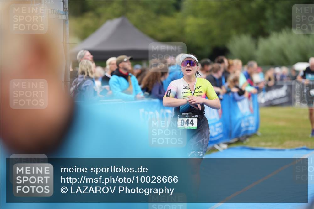 30.08.2026 - Elbe Triathlon Hamburg LAZAROV Photography http://msf.ph/oto/10028666 30.08.2026 11:51:22 Ziel 944, 1288, 1347 meine-sportfotos.de