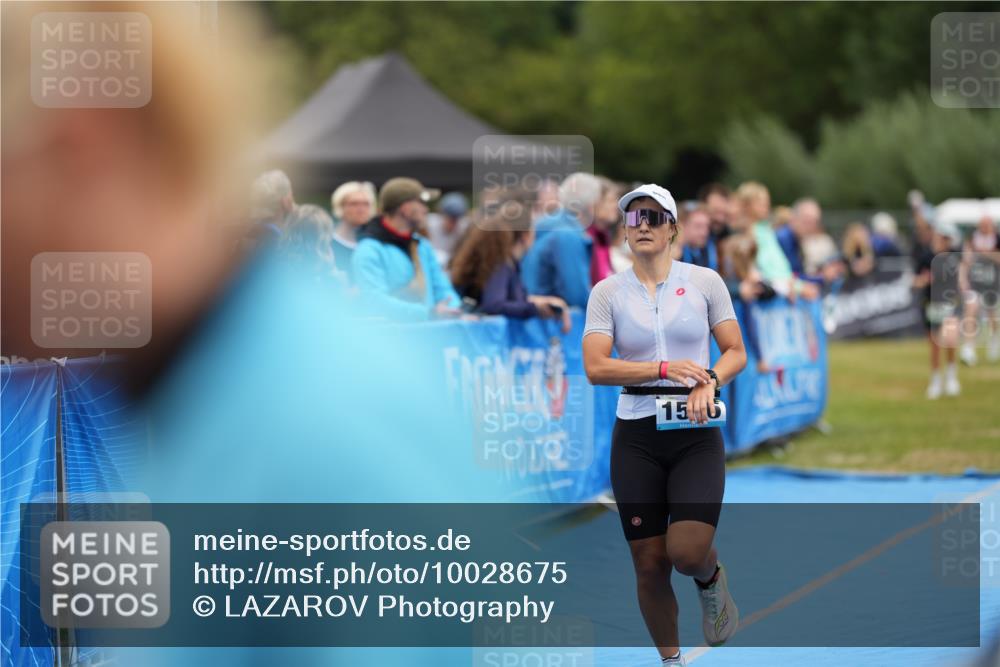 30.08.2026 - Elbe Triathlon Hamburg LAZAROV Photography http://msf.ph/oto/10028675 30.08.2026 11:51:45 Ziel 932, 1332, 1516 meine-sportfotos.de