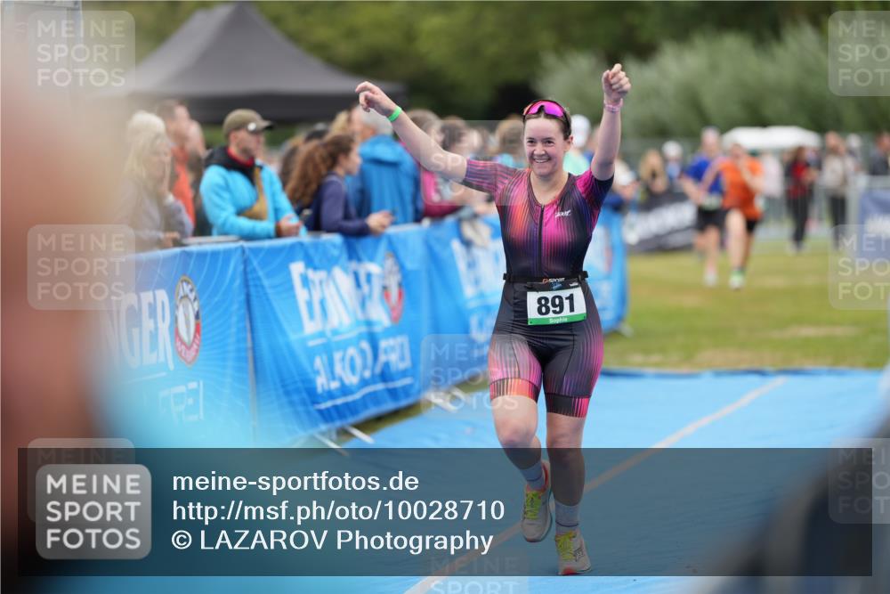 30.08.2026 - Elbe Triathlon Hamburg LAZAROV Photography http://msf.ph/oto/10028710 30.08.2026 11:53:26 Ziel 876, 891, 902, 954 meine-sportfotos.de