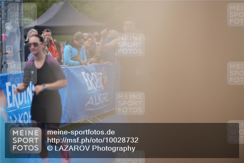 30.08.2026 - Elbe Triathlon Hamburg LAZAROV Photography http://msf.ph/oto/10028732 30.08.2026 11:54:29 Ziel 888, 1350, 1378, 1387 meine-sportfotos.de