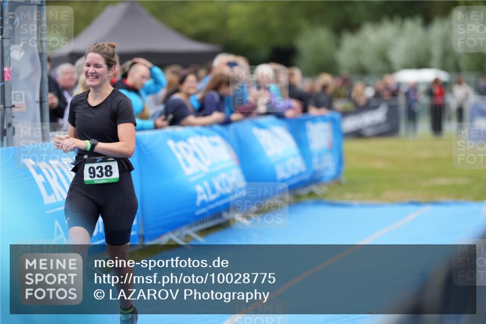 30.08.2026 - Elbe Triathlon Hamburg LAZAROV Photography http://msf.ph/oto/10028775 30.08.2026 11:57:27 Ziel 938 meine-sportfotos.de