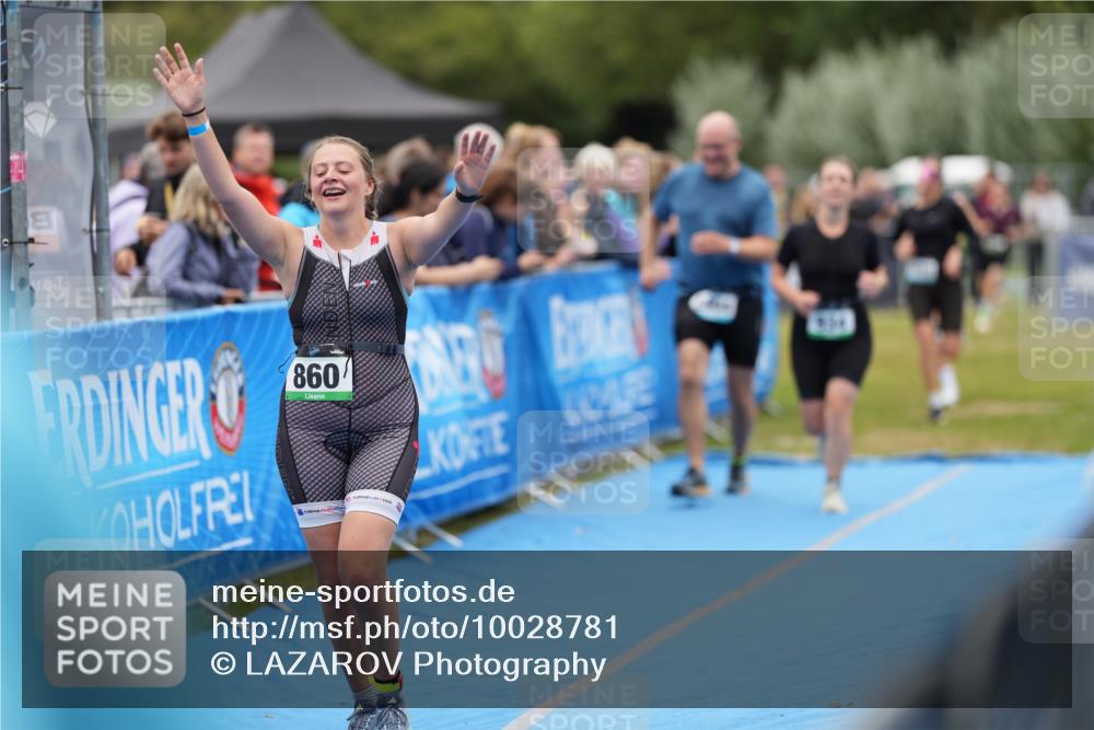 30.08.2026 - Elbe Triathlon Hamburg LAZAROV Photography http://msf.ph/oto/10028781 30.08.2026 11:57:45 Ziel 860, 934, 1304, 1410, 1457 meine-sportfotos.de