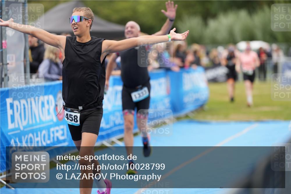 30.08.2026 - Elbe Triathlon Hamburg LAZAROV Photography http://msf.ph/oto/10028799 30.08.2026 11:58:09 Ziel 901, 962, 1181, 1333, 1458 meine-sportfotos.de