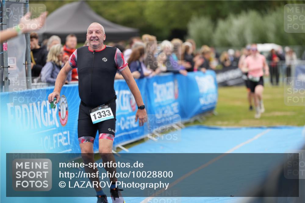 30.08.2026 - Elbe Triathlon Hamburg LAZAROV Photography http://msf.ph/oto/10028800 30.08.2026 11:58:10 Ziel 901, 962, 1181, 1333, 1458 meine-sportfotos.de