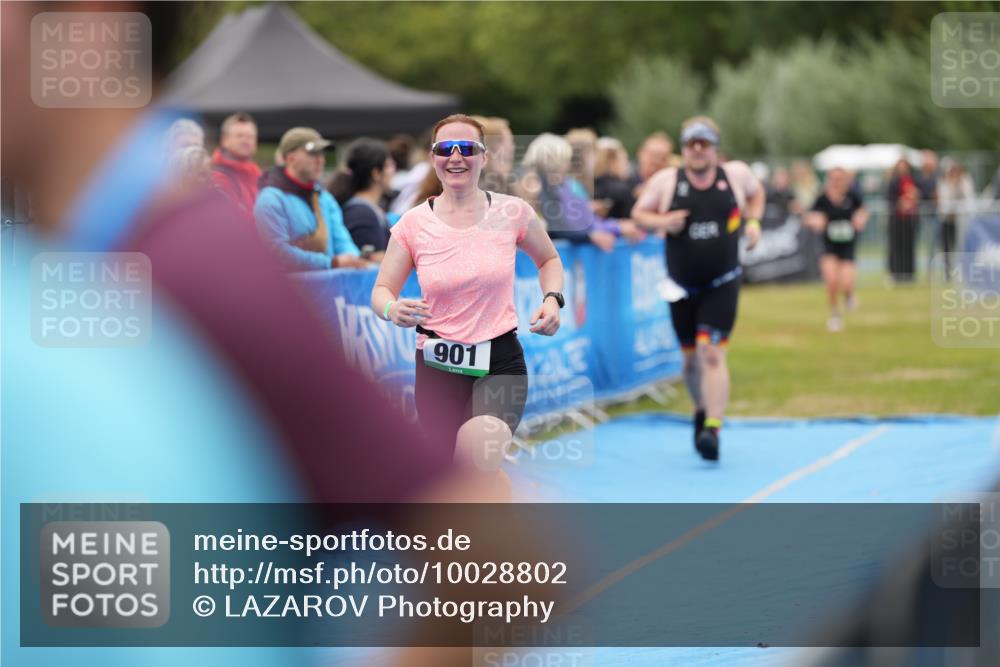 30.08.2026 - Elbe Triathlon Hamburg LAZAROV Photography http://msf.ph/oto/10028802 30.08.2026 11:58:14 Ziel 897, 901, 1181 meine-sportfotos.de