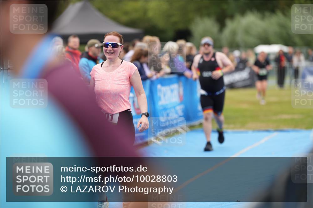 30.08.2026 - Elbe Triathlon Hamburg LAZAROV Photography http://msf.ph/oto/10028803 30.08.2026 11:58:14 Ziel 897, 901, 1181 meine-sportfotos.de