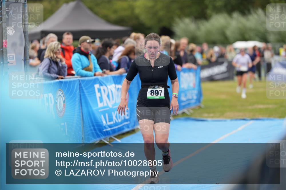 30.08.2026 - Elbe Triathlon Hamburg LAZAROV Photography http://msf.ph/oto/10028805 30.08.2026 11:58:23 Ziel 897, 940, 1462, 1575 meine-sportfotos.de