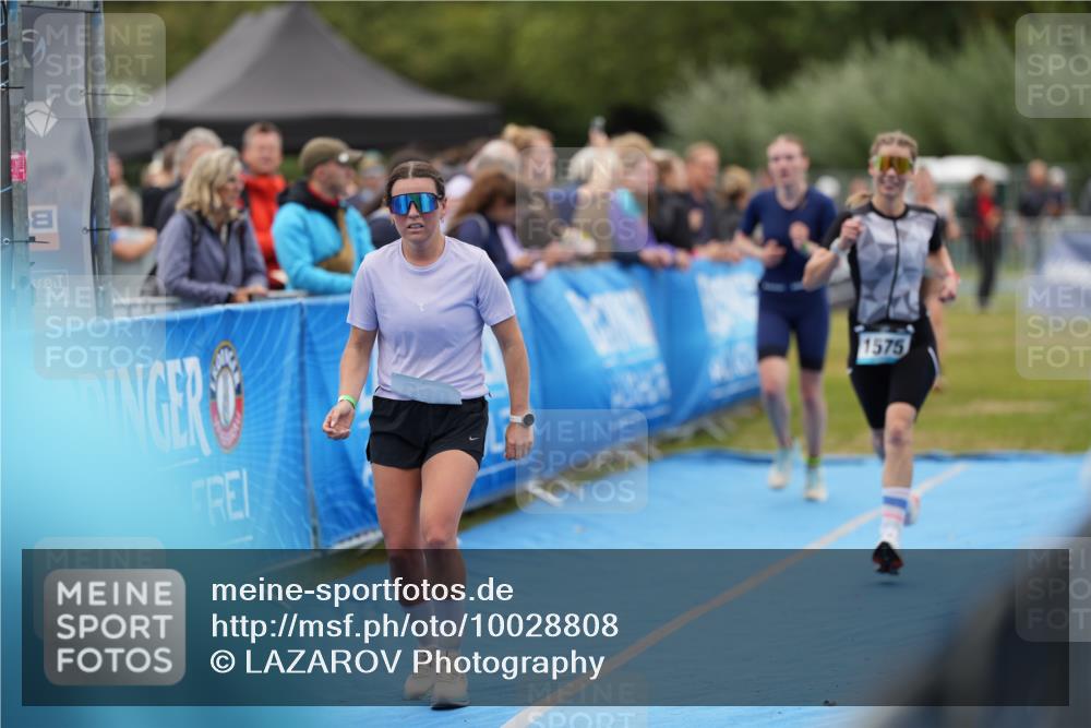 30.08.2026 - Elbe Triathlon Hamburg LAZAROV Photography http://msf.ph/oto/10028808 30.08.2026 11:58:30 Ziel 940, 1462, 1496, 1575 meine-sportfotos.de