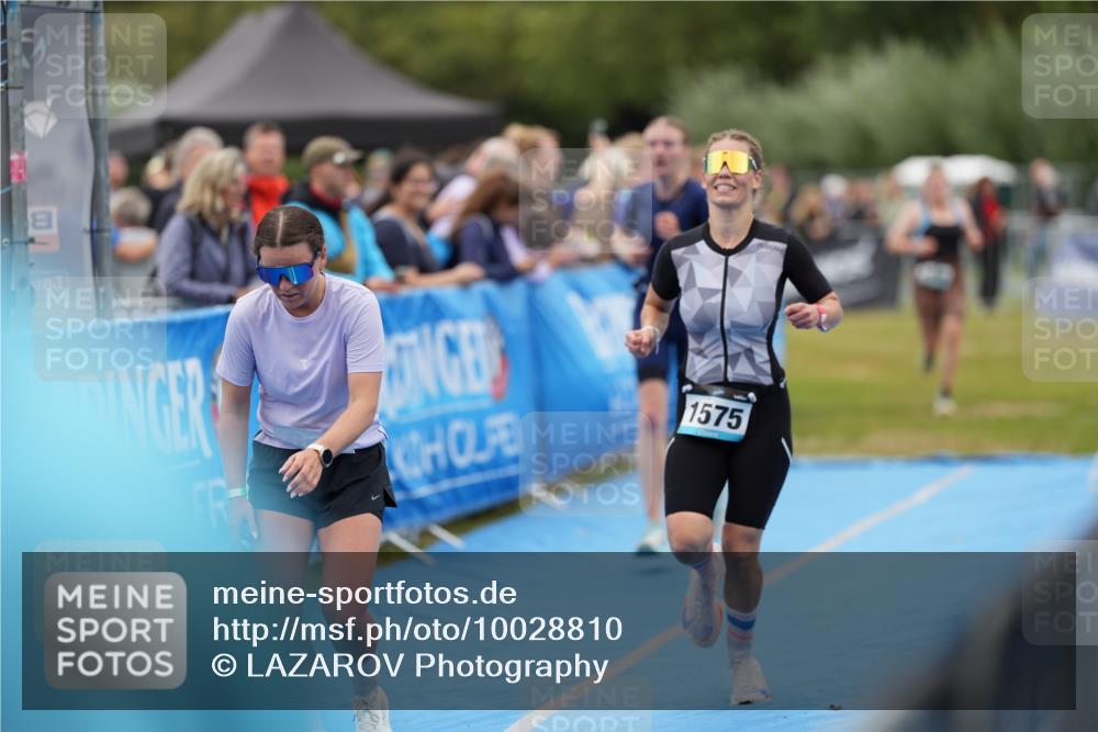 30.08.2026 - Elbe Triathlon Hamburg LAZAROV Photography http://msf.ph/oto/10028810 30.08.2026 11:58:30 Ziel 940, 1462, 1496, 1575 meine-sportfotos.de