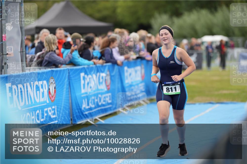 30.08.2026 - Elbe Triathlon Hamburg LAZAROV Photography http://msf.ph/oto/10028826 30.08.2026 11:59:11 Ziel 811 meine-sportfotos.de