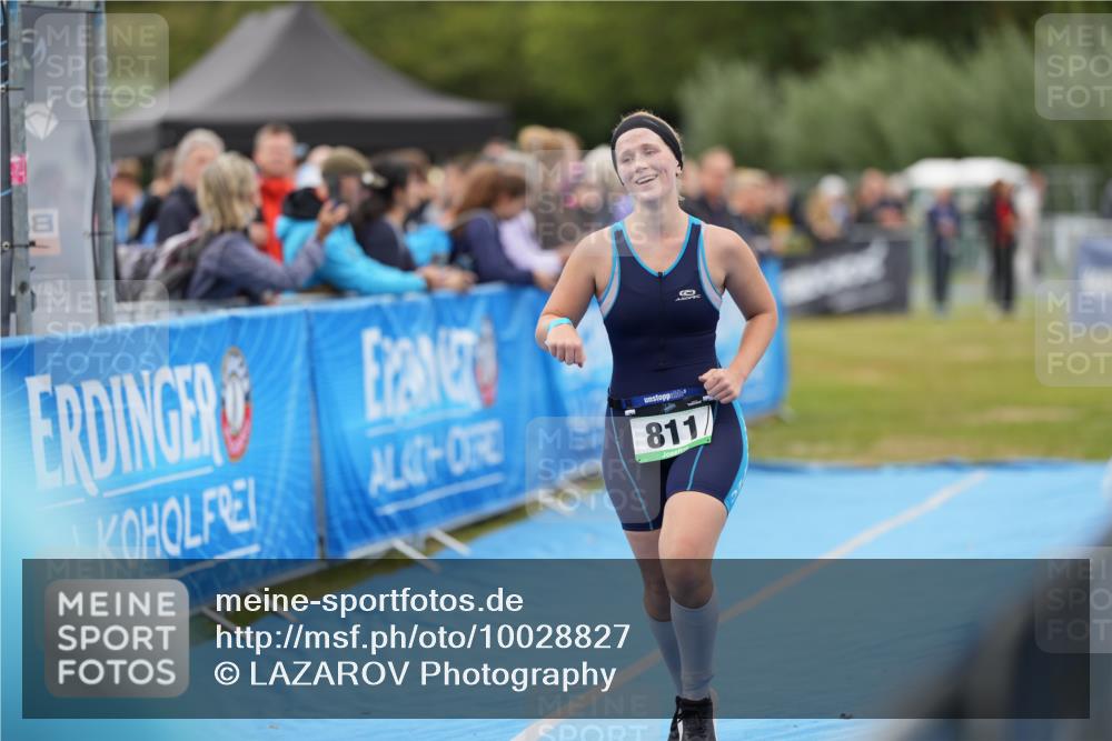 30.08.2026 - Elbe Triathlon Hamburg LAZAROV Photography http://msf.ph/oto/10028827 30.08.2026 11:59:11 Ziel 811 meine-sportfotos.de