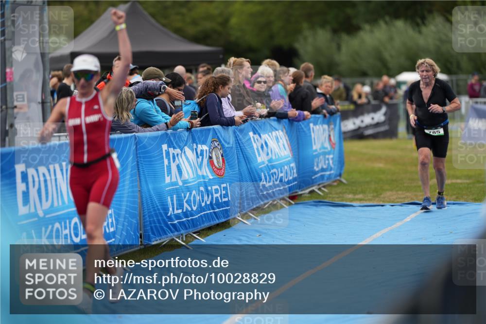 30.08.2026 - Elbe Triathlon Hamburg LAZAROV Photography http://msf.ph/oto/10028829 30.08.2026 11:59:25 Ziel 785, 859, 1131 meine-sportfotos.de