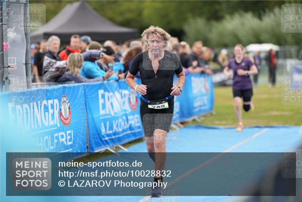 30.08.2026 - Elbe Triathlon Hamburg LAZAROV Photography http://msf.ph/oto/10028832 30.08.2026 11:59:29 Ziel 785, 859, 1131 meine-sportfotos.de