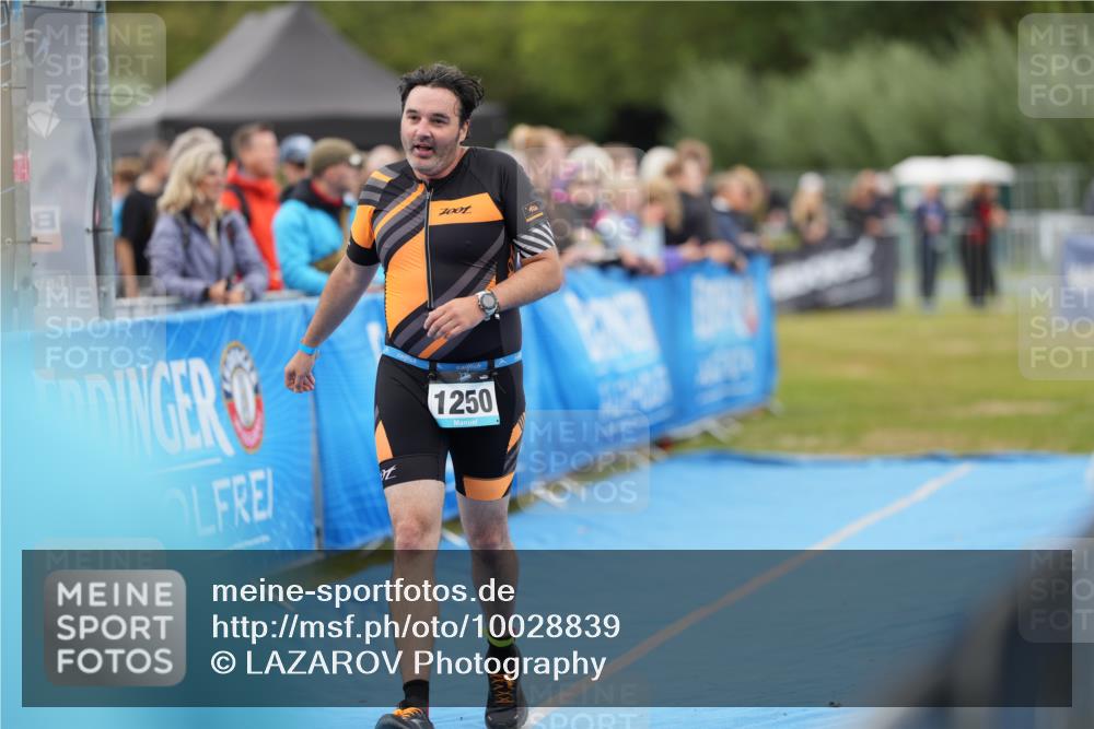 30.08.2026 - Elbe Triathlon Hamburg LAZAROV Photography http://msf.ph/oto/10028839 30.08.2026 11:59:48 Ziel 1250 meine-sportfotos.de