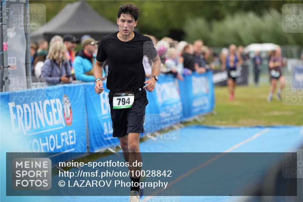30.08.2026 - Elbe Triathlon Hamburg LAZAROV Photography http://msf.ph/oto/10028842 30.08.2026 12:00:05 Ziel 794, 1365, 1551 meine-sportfotos.de