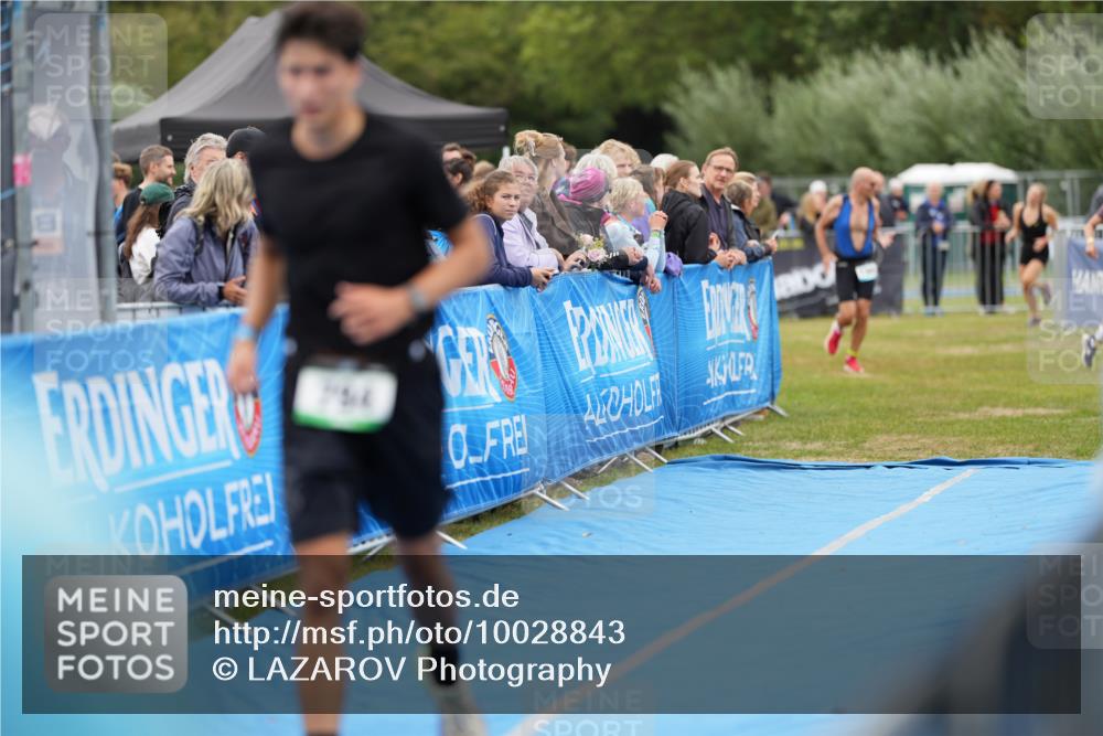 30.08.2026 - Elbe Triathlon Hamburg LAZAROV Photography http://msf.ph/oto/10028843 30.08.2026 12:00:05 Ziel 794, 1365, 1551 meine-sportfotos.de
