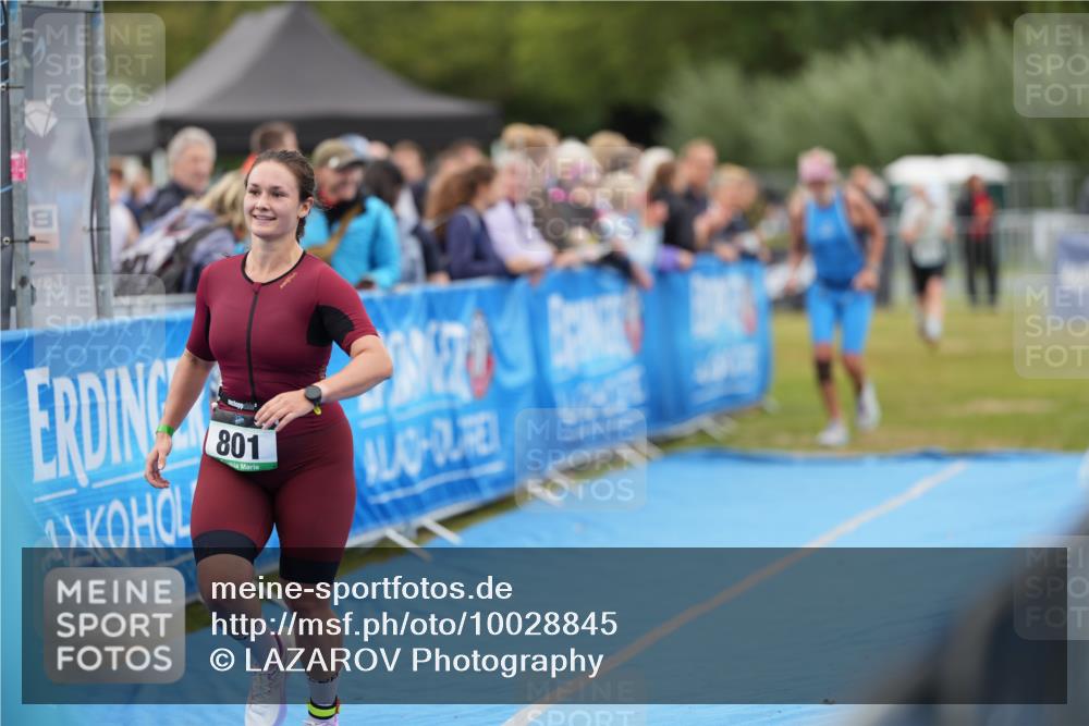 30.08.2026 - Elbe Triathlon Hamburg LAZAROV Photography http://msf.ph/oto/10028845 30.08.2026 12:00:16 Ziel 801, 1362, 1365, 1518, 1551 meine-sportfotos.de