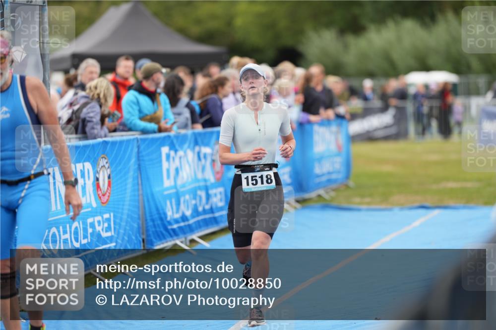 30.08.2026 - Elbe Triathlon Hamburg LAZAROV Photography http://msf.ph/oto/10028850 30.08.2026 12:00:22 Ziel 1362, 1518 meine-sportfotos.de