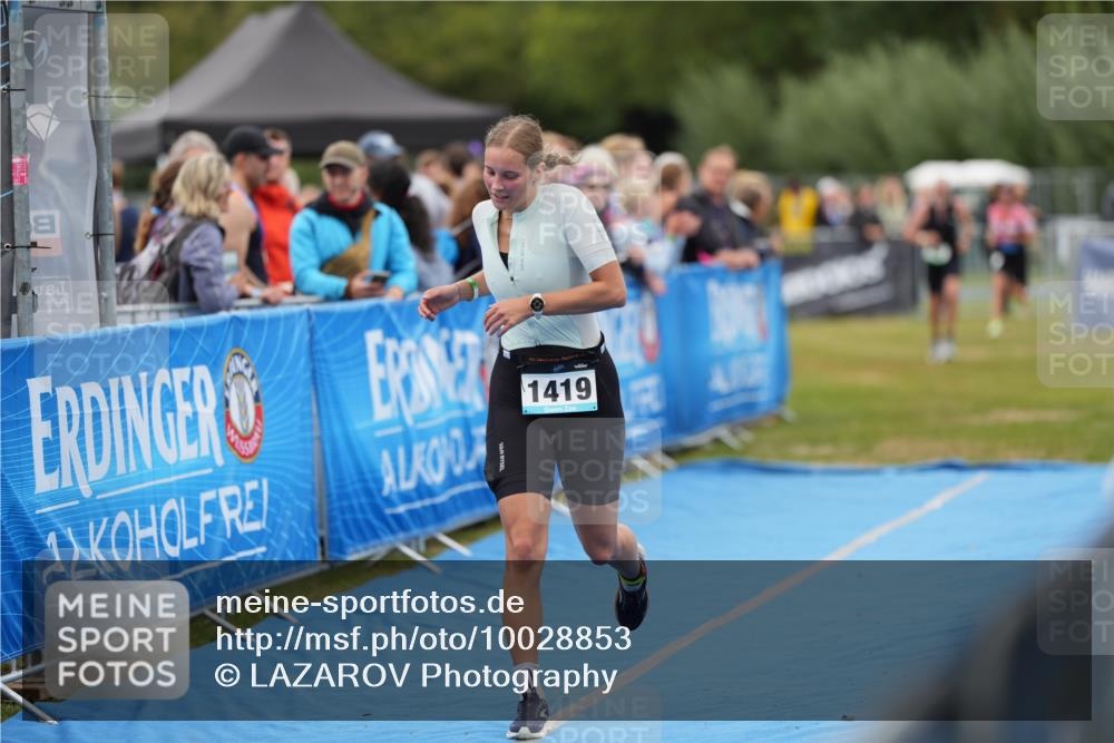 30.08.2026 - Elbe Triathlon Hamburg LAZAROV Photography http://msf.ph/oto/10028853 30.08.2026 12:00:35 Ziel 1419 meine-sportfotos.de