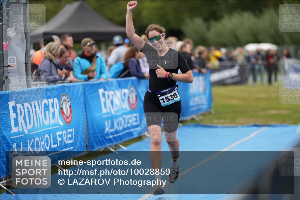 30.08.2026 - Elbe Triathlon Hamburg LAZAROV Photography http://msf.ph/oto/10028859 30.08.2026 12:01:01 Ziel 1481, 1536 meine-sportfotos.de