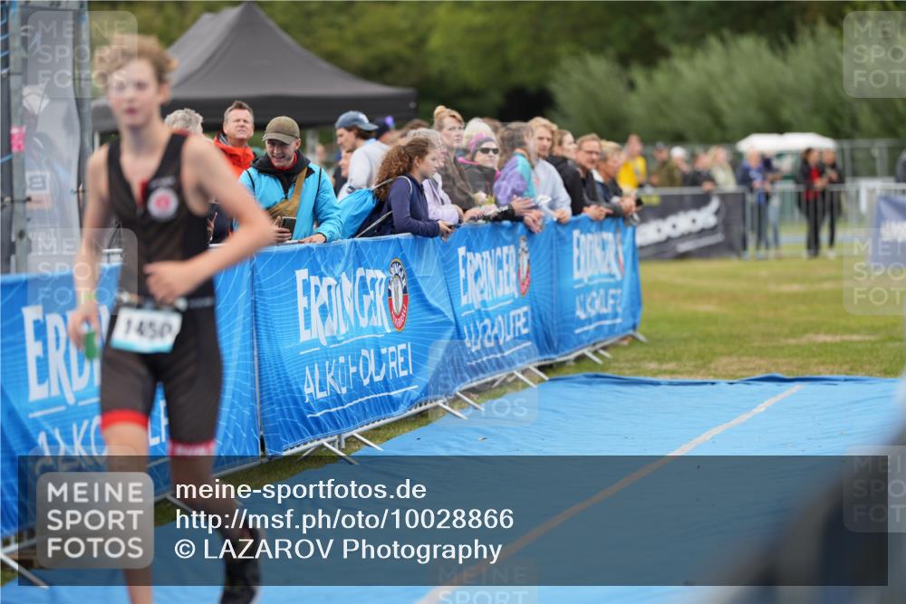 30.08.2026 - Elbe Triathlon Hamburg LAZAROV Photography http://msf.ph/oto/10028866 30.08.2026 12:01:21 Ziel 1450 meine-sportfotos.de