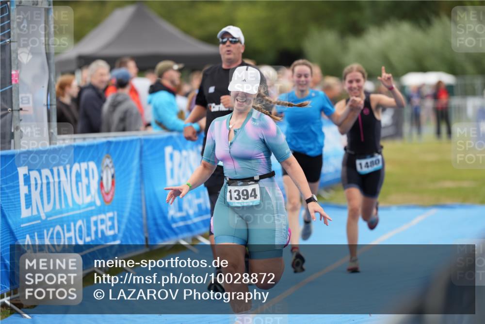 30.08.2026 - Elbe Triathlon Hamburg LAZAROV Photography http://msf.ph/oto/10028872 30.08.2026 12:01:45 Ziel 1301, 1394, 1479, 1480 meine-sportfotos.de