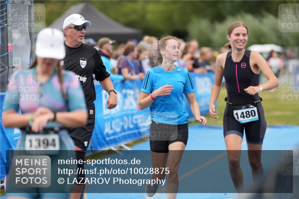 30.08.2026 - Elbe Triathlon Hamburg LAZAROV Photography http://msf.ph/oto/10028875 30.08.2026 12:01:47 Ziel 1301, 1394, 1479, 1480 meine-sportfotos.de