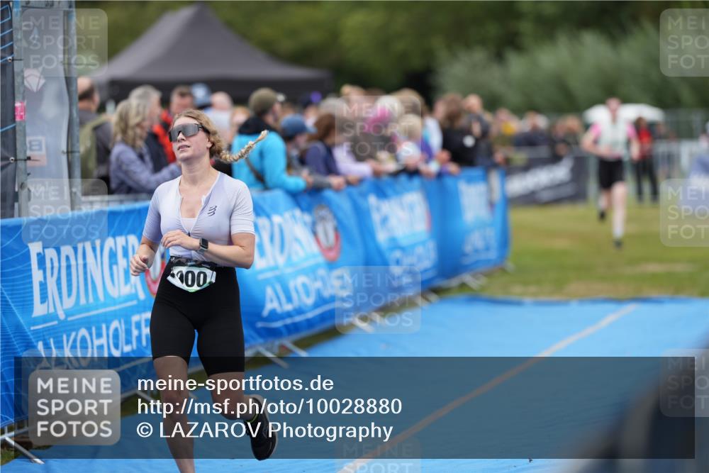 30.08.2026 - Elbe Triathlon Hamburg LAZAROV Photography http://msf.ph/oto/10028880 30.08.2026 12:02:03 Ziel 900, 1417 meine-sportfotos.de