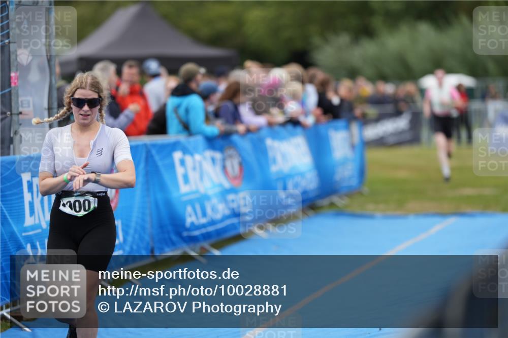 30.08.2026 - Elbe Triathlon Hamburg LAZAROV Photography http://msf.ph/oto/10028881 30.08.2026 12:02:03 Ziel 900, 1417 meine-sportfotos.de