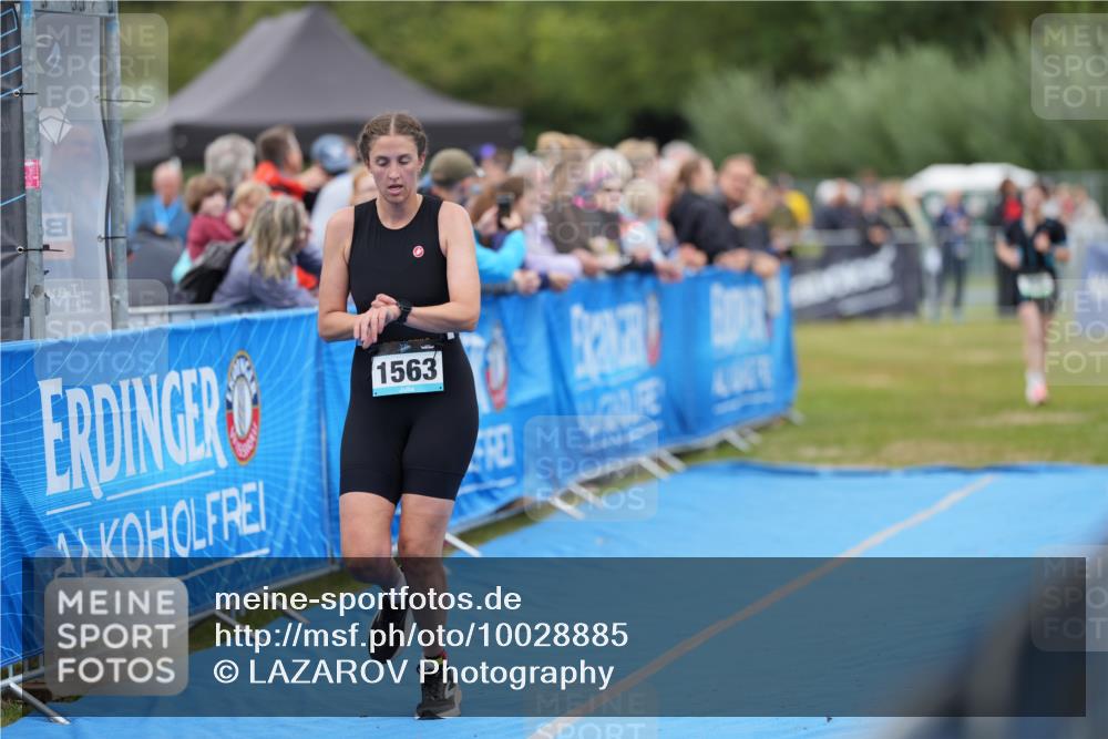 30.08.2026 - Elbe Triathlon Hamburg LAZAROV Photography http://msf.ph/oto/10028885 30.08.2026 12:02:16 Ziel 858, 1563 meine-sportfotos.de