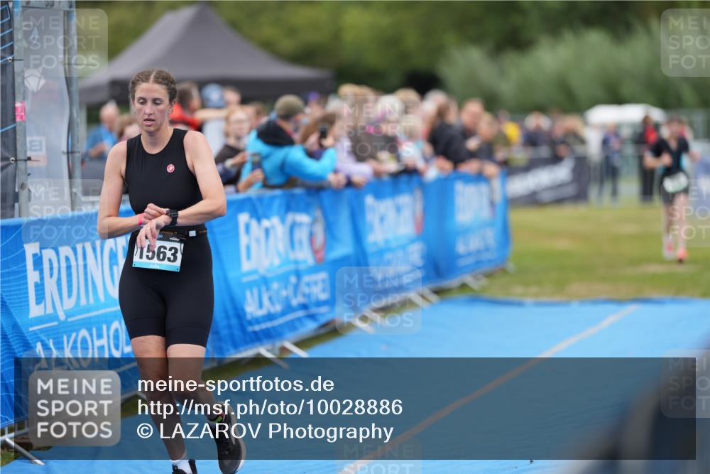 30.08.2026 - Elbe Triathlon Hamburg LAZAROV Photography http://msf.ph/oto/10028886 30.08.2026 12:02:17 Ziel 858, 1563 meine-sportfotos.de