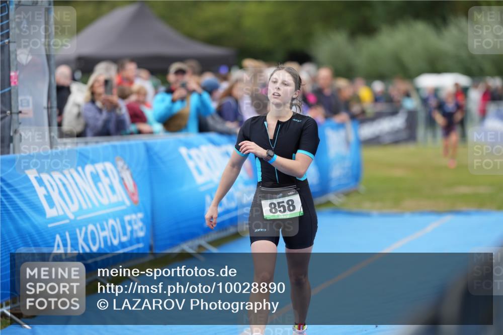 30.08.2026 - Elbe Triathlon Hamburg LAZAROV Photography http://msf.ph/oto/10028890 30.08.2026 12:02:24 Ziel 858, 1645 meine-sportfotos.de