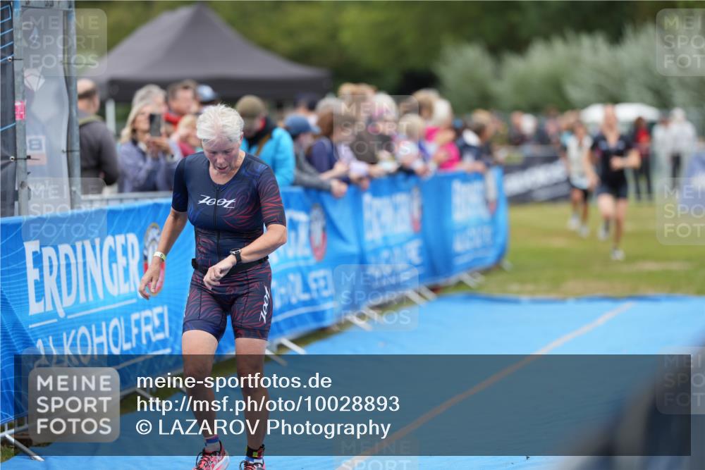 30.08.2026 - Elbe Triathlon Hamburg LAZAROV Photography http://msf.ph/oto/10028893 30.08.2026 12:02:32 Ziel 1467, 1645, 1708 meine-sportfotos.de