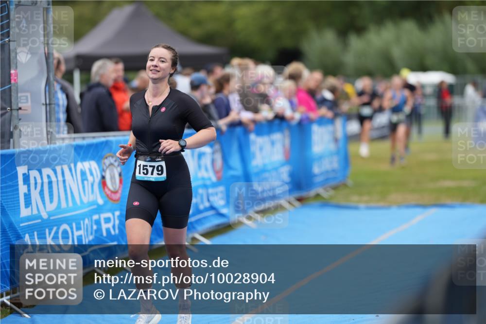 30.08.2026 - Elbe Triathlon Hamburg LAZAROV Photography http://msf.ph/oto/10028904 30.08.2026 12:02:55 Ziel 942, 1544, 1579 meine-sportfotos.de