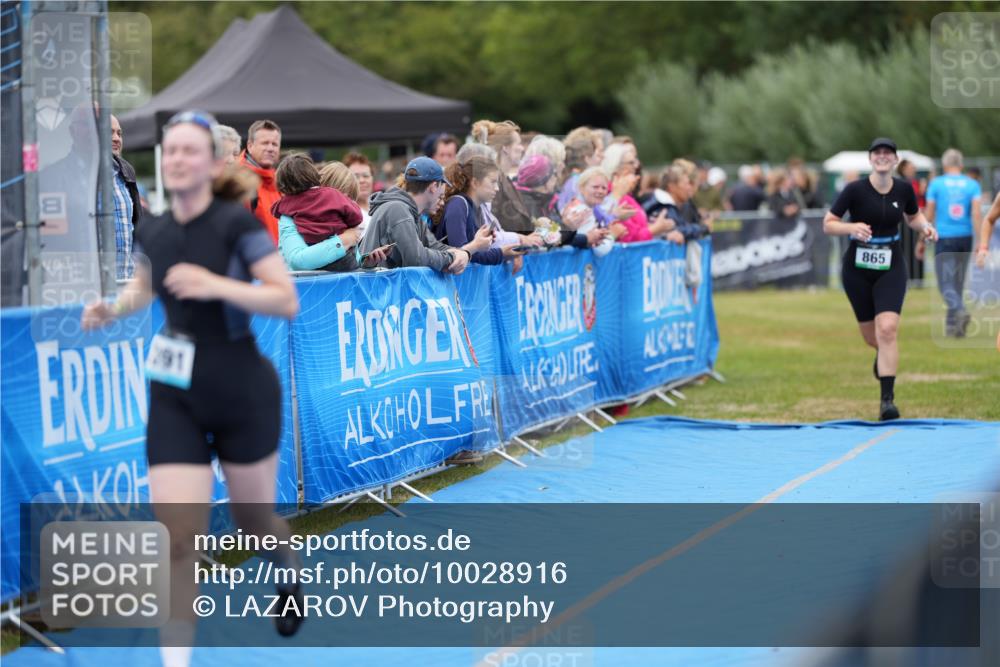 30.08.2026 - Elbe Triathlon Hamburg LAZAROV Photography http://msf.ph/oto/10028916 30.08.2026 12:03:16 Ziel 865, 1391, 1560 meine-sportfotos.de