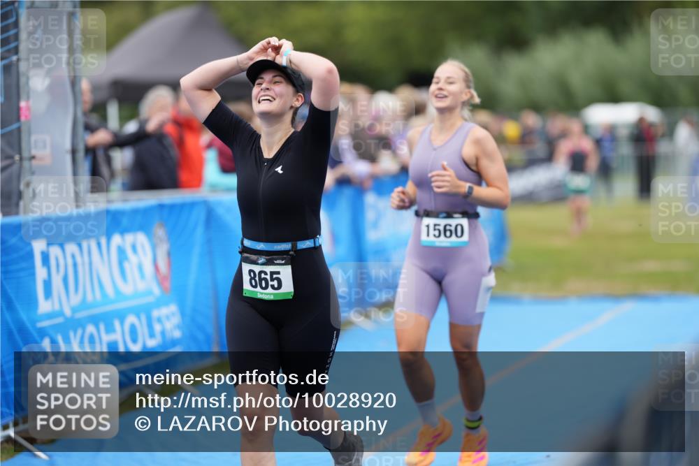 30.08.2026 - Elbe Triathlon Hamburg LAZAROV Photography http://msf.ph/oto/10028920 30.08.2026 12:03:20 Ziel 865, 952, 1391, 1560 meine-sportfotos.de