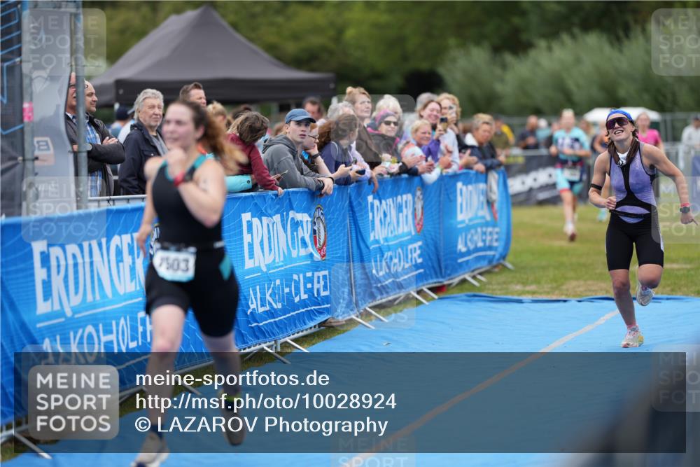 30.08.2026 - Elbe Triathlon Hamburg LAZAROV Photography http://msf.ph/oto/10028924 30.08.2026 12:03:38 Ziel 1388, 1420, 1500, 1503 meine-sportfotos.de
