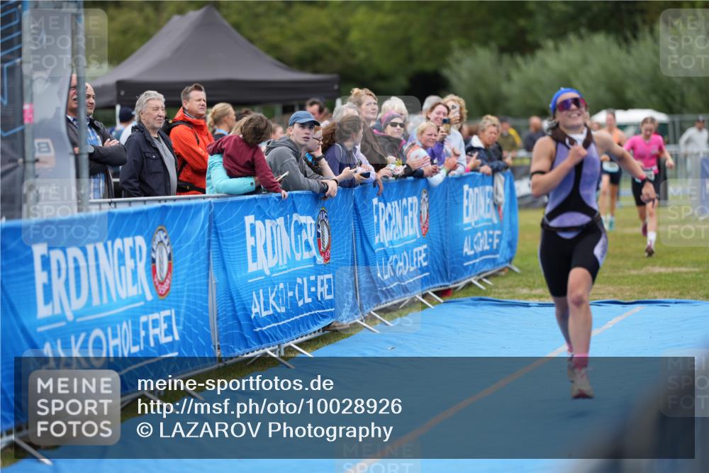30.08.2026 - Elbe Triathlon Hamburg LAZAROV Photography http://msf.ph/oto/10028926 30.08.2026 12:03:39 Ziel 1388, 1420, 1466, 1500, 1503 meine-sportfotos.de