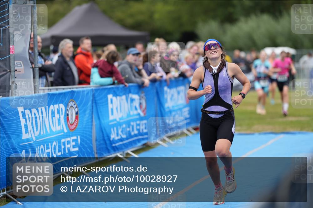 30.08.2026 - Elbe Triathlon Hamburg LAZAROV Photography http://msf.ph/oto/10028927 30.08.2026 12:03:39 Ziel 1388, 1420, 1466, 1500, 1503 meine-sportfotos.de