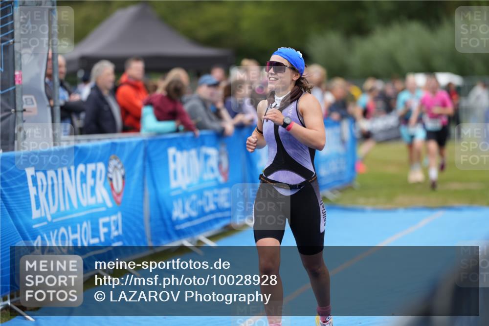 30.08.2026 - Elbe Triathlon Hamburg LAZAROV Photography http://msf.ph/oto/10028928 30.08.2026 12:03:40 Ziel 1388, 1420, 1466, 1500, 1503 meine-sportfotos.de