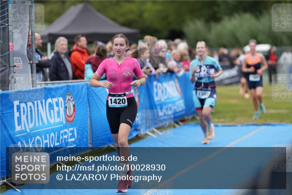 30.08.2026 - Elbe Triathlon Hamburg LAZAROV Photography http://msf.ph/oto/10028930 30.08.2026 12:03:44 Ziel 1388, 1420, 1466, 1522 meine-sportfotos.de
